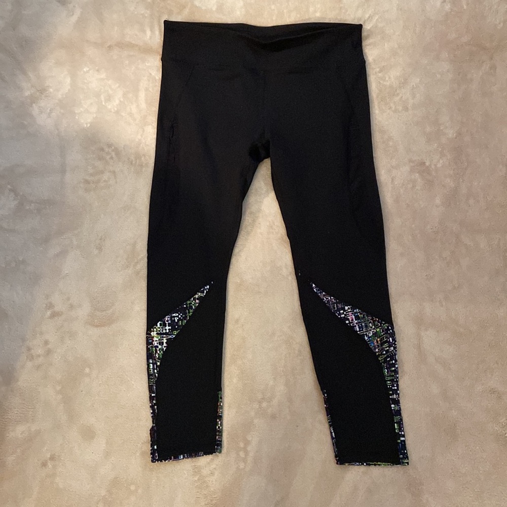Fabletics Capri Leggings Size Large - image 1